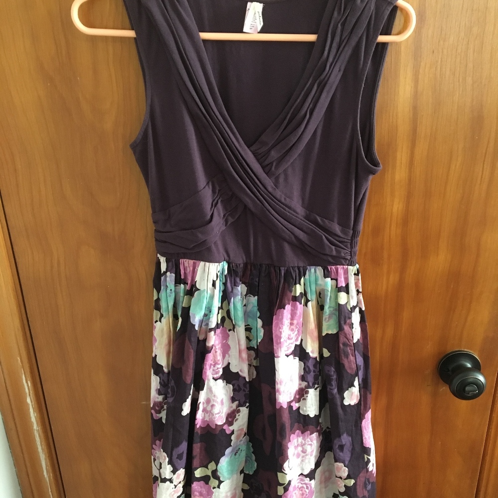 Sleeveless flower dress